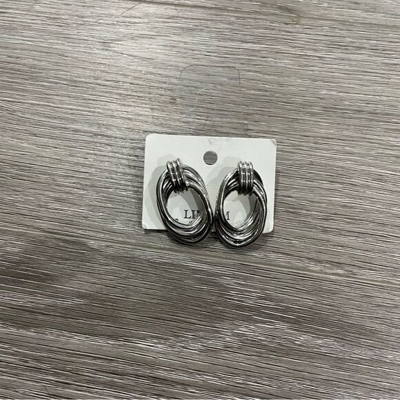 3/$25 ✺  LimLim Silver Earrings - Picture 1 of 2